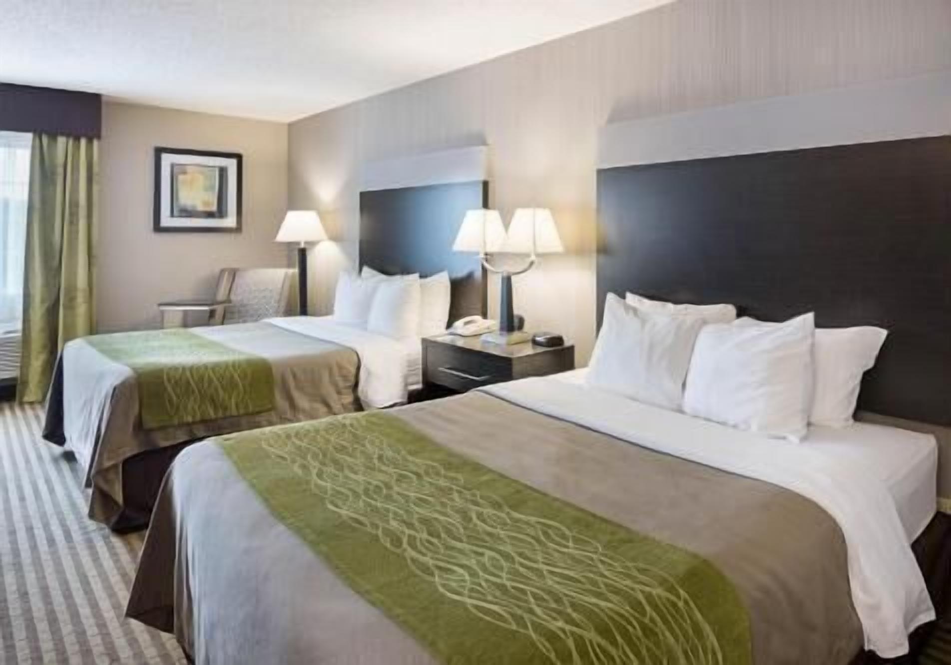 Desk, iron/ironing board, rollaway beds, free WiFi