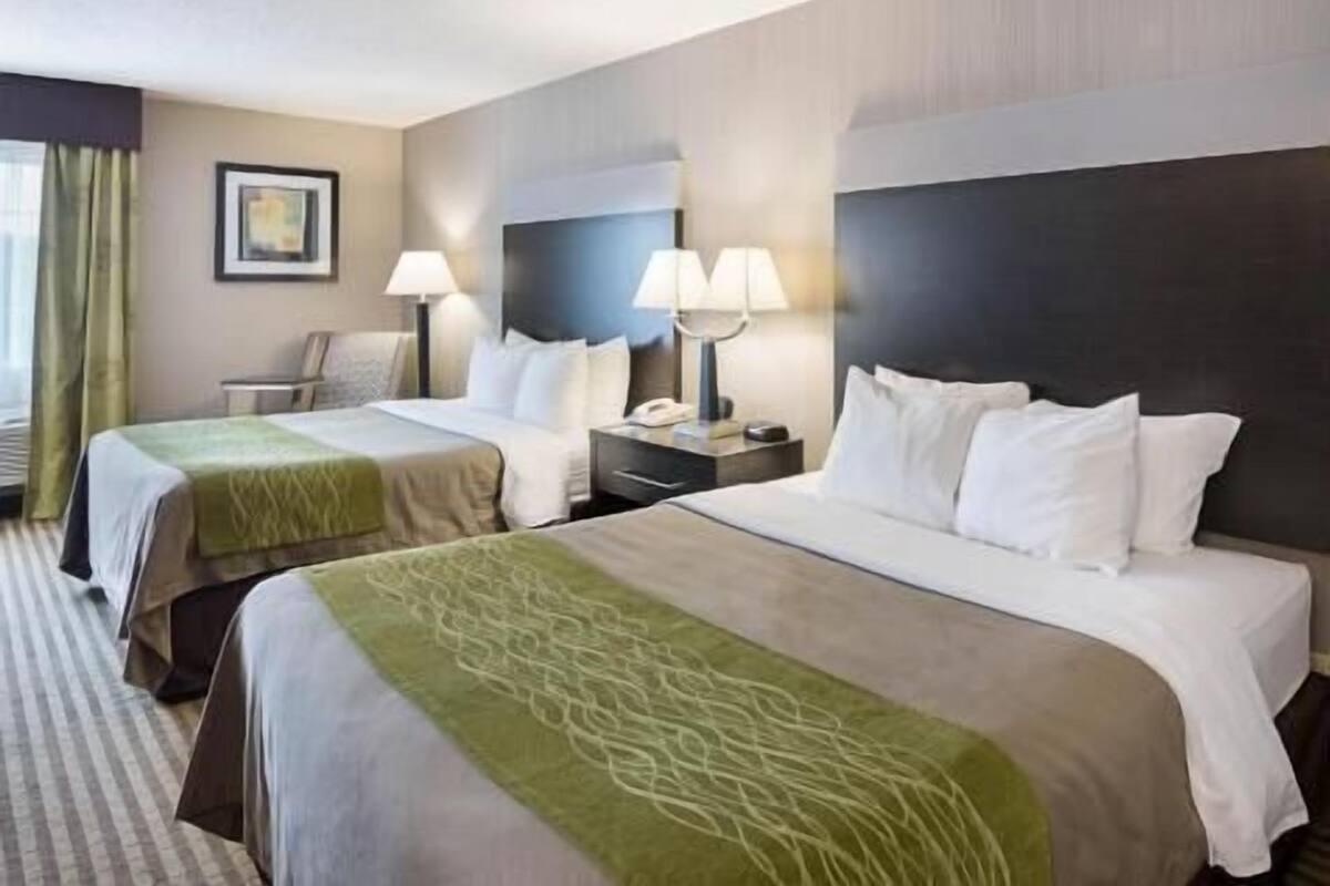 Desk, iron/ironing board, rollaway beds, free WiFi