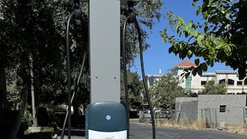 Stesen pengecasan kenderaan elektrik
