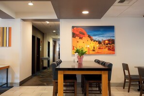 Esmorzar d'estil bufet gratuït 