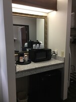 Room, 1 King Bed, Non Smoking | Desk, blackout drapes, iron/ironing board, cribs/infant beds