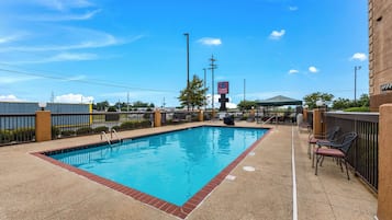 Seasonal outdoor pool