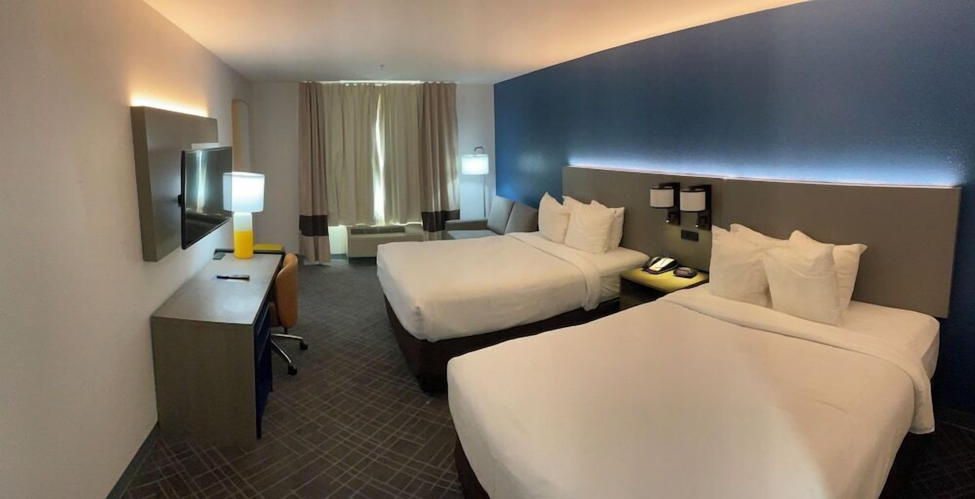 Down duvets, free WiFi, bed sheets