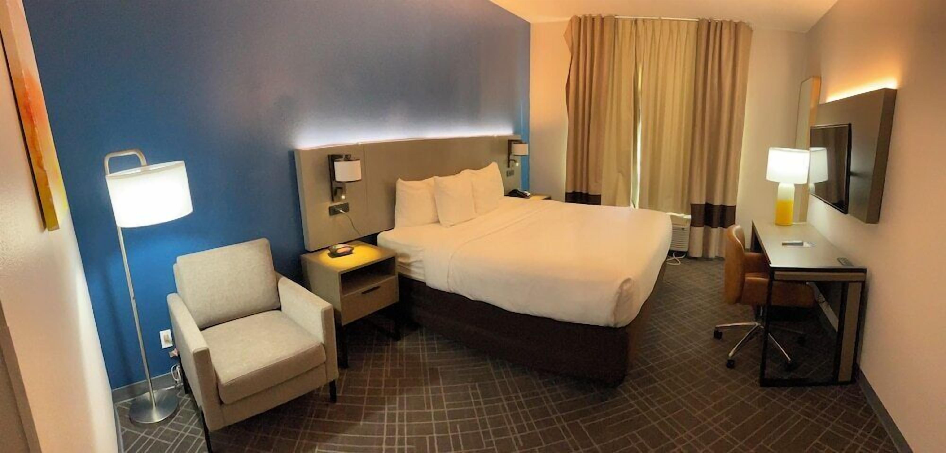 Down duvets, free WiFi, bed sheets