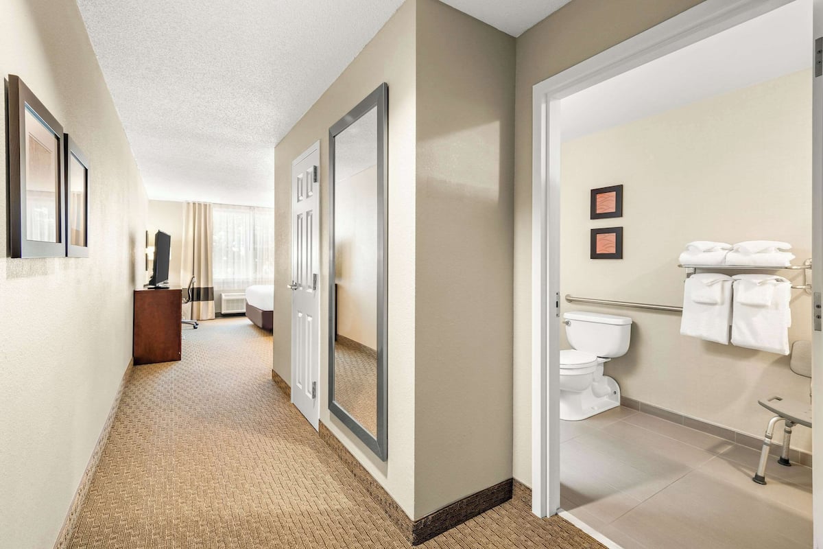 premium bedding, in-room safe, desk, iron/ironing board