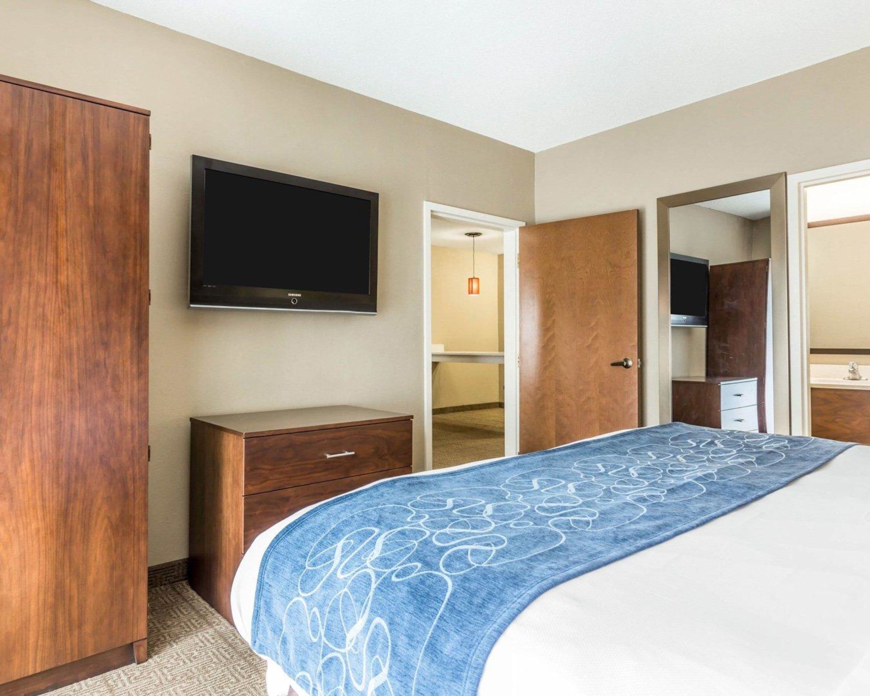 Photo - Comfort Suites at Isle of Palms Connector