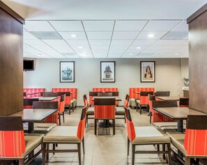 Desayuno buffet incluido todos los días