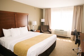 Premium bedding, down duvets, blackout curtains, iron/ironing board - Comfort Inn & Suites Custer - Crazy Horse Area (Custer)