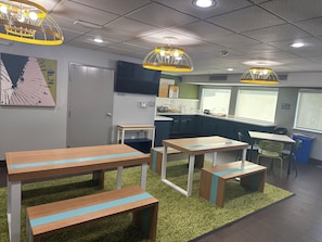 Free daily continental breakfast