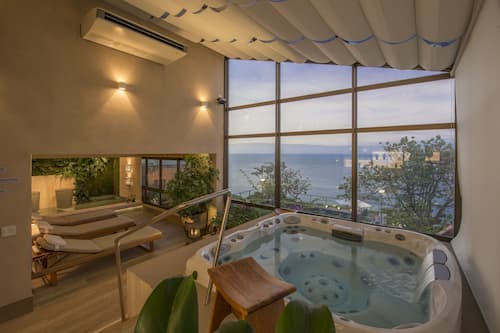 4 salles de soins, massages