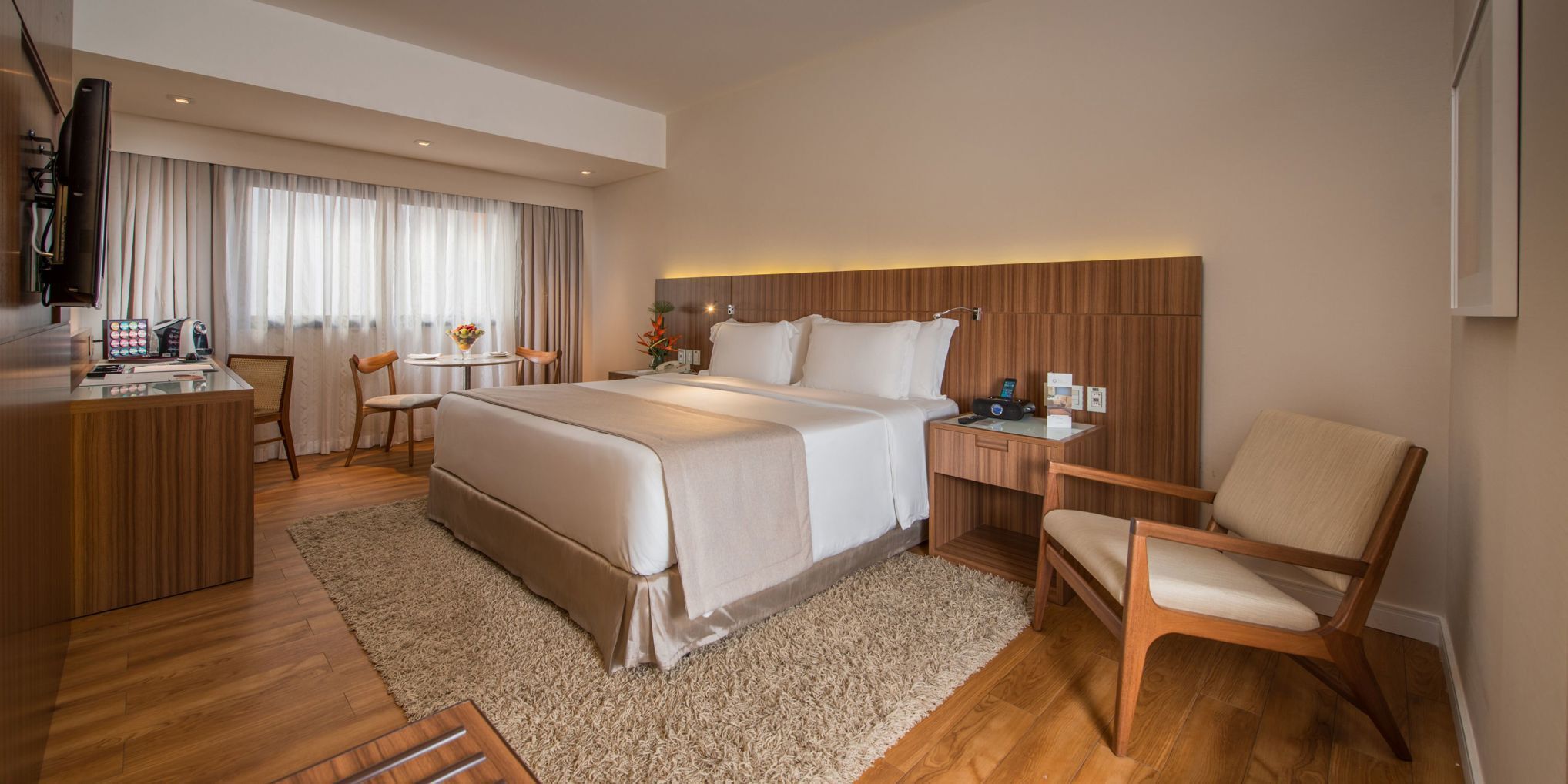 Minibar, in-room safe, individually decorated, individually furnished