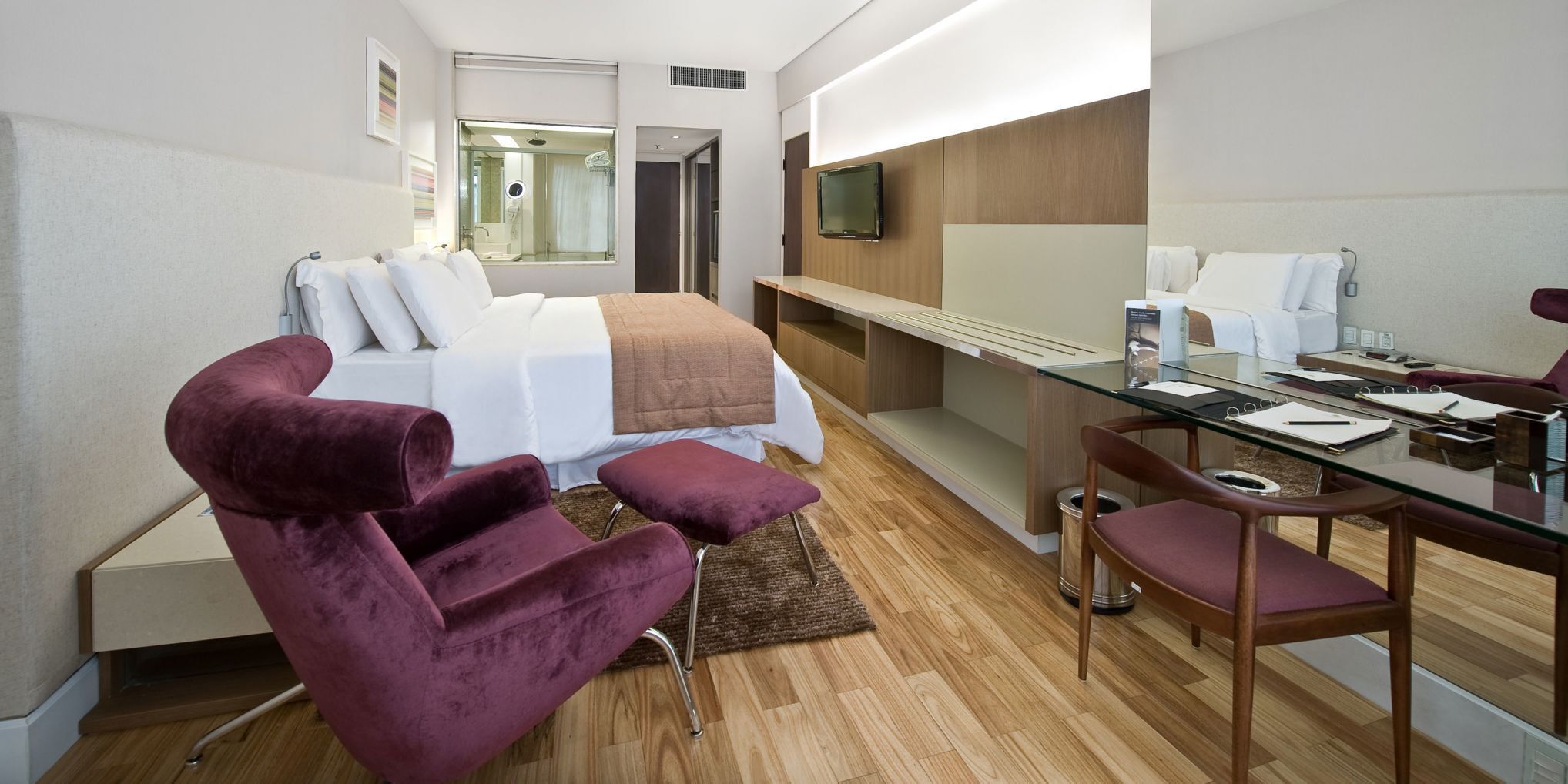 Minibar, in-room safe, individually decorated, individually furnished