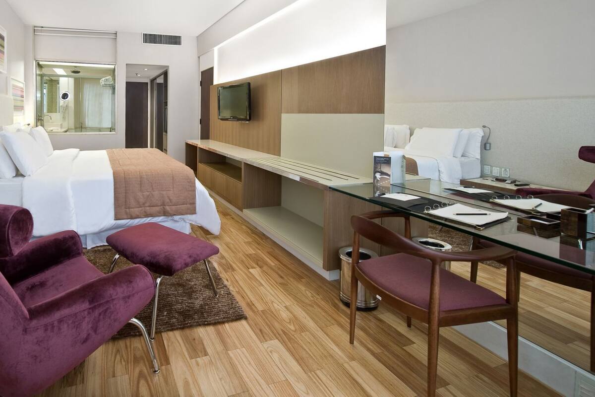 Minibar, in-room safe, individually decorated, individually furnished