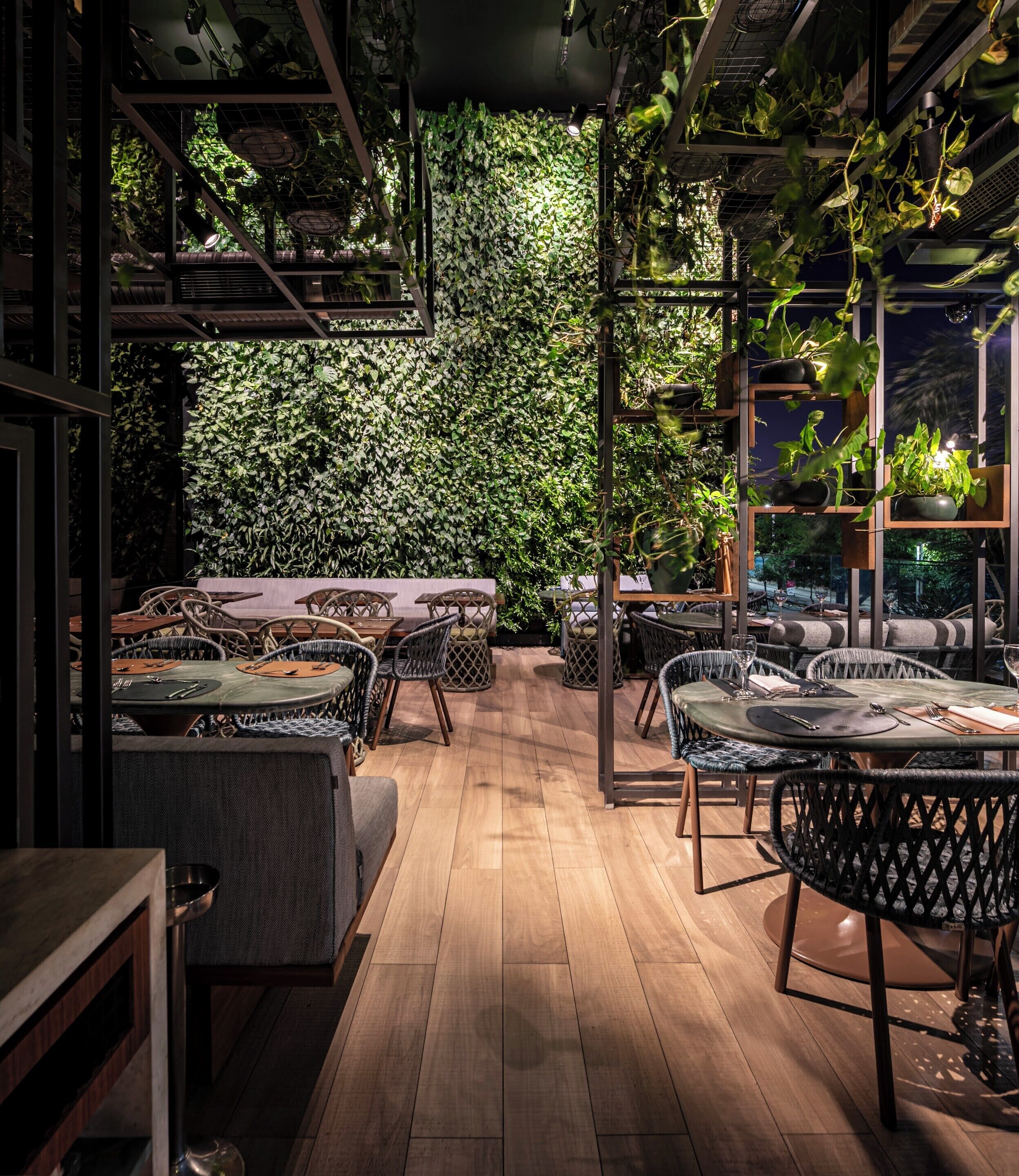 2 restaurants, breakfast, lunch, dinner served; sushi