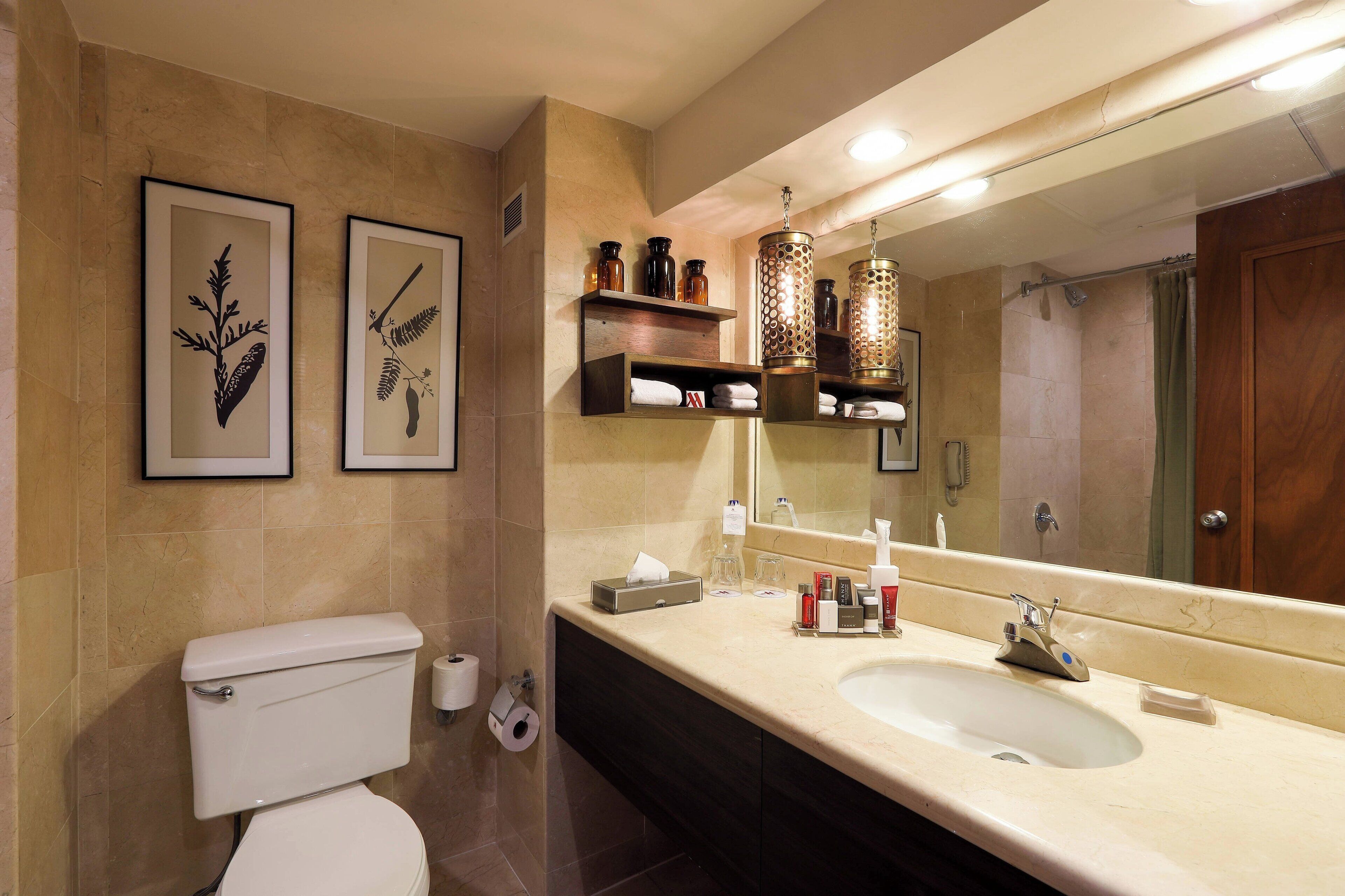 combined shower/bathtub, deep-soaking bathtub, free toiletries