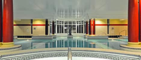 Indoor pool, pool loungers