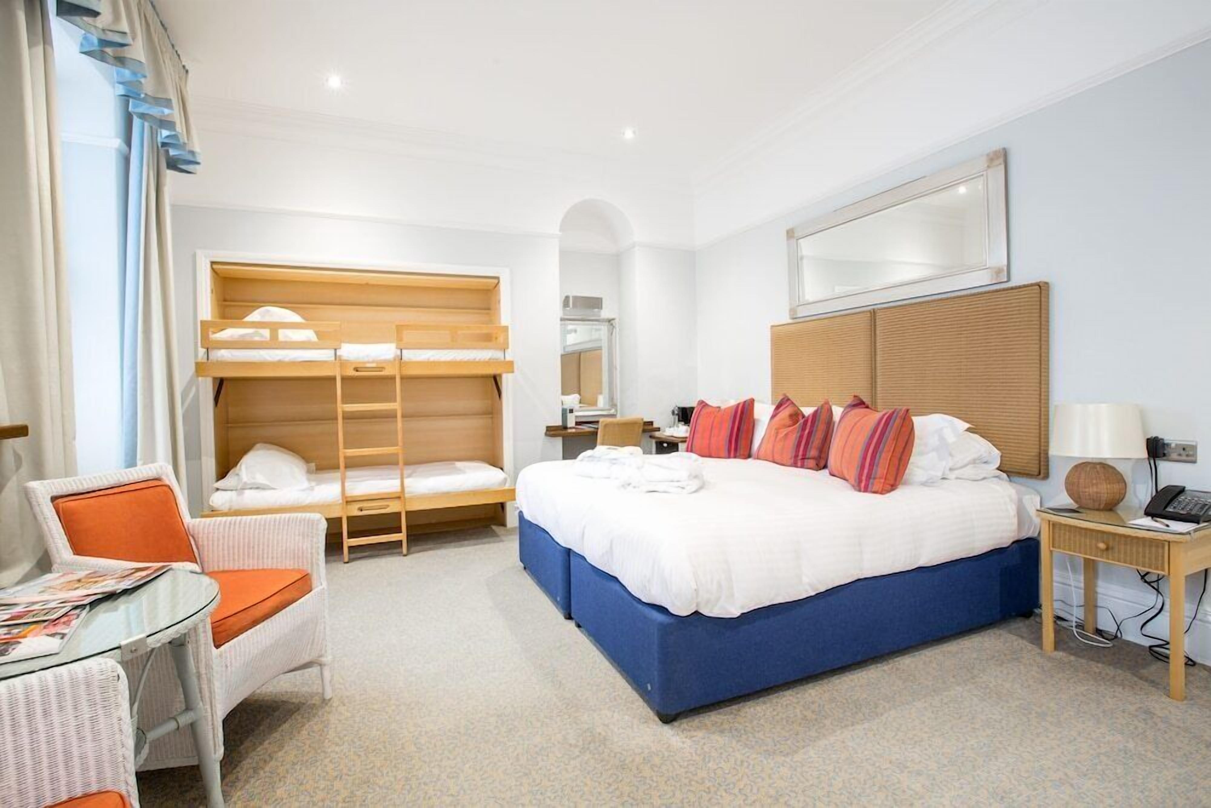 Premium bedding, in-room safe, WiFi