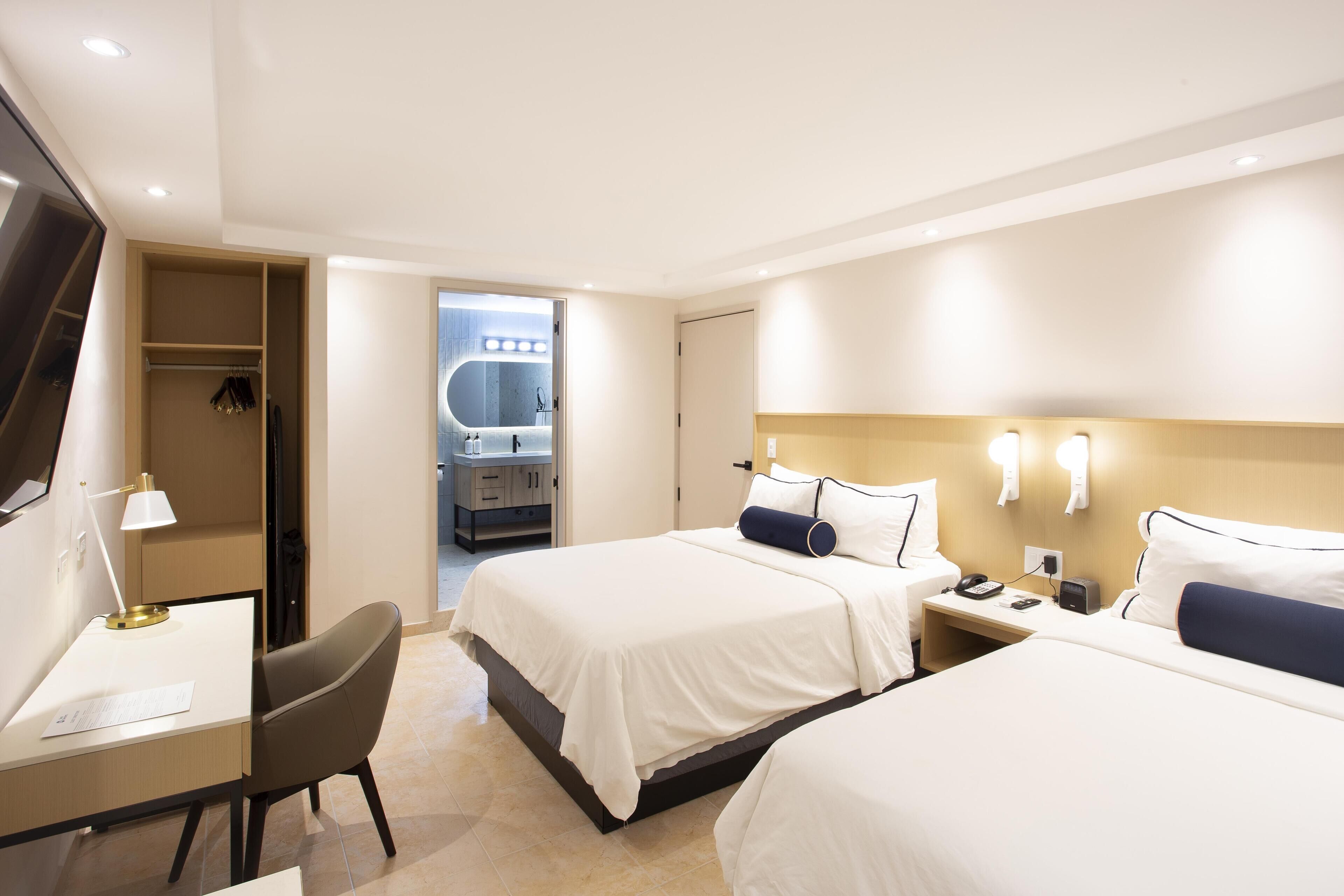 Phòng Suite, 2 giường cỡ queen, không hút thuốc, tủ lạnh & lò vi sóng (Living Room;with Sofabed) | Bộ đồ giường cao cấp, chăn bông, nệm Select Comfort 