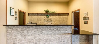 Quality Inn & Suites East Troy I-43