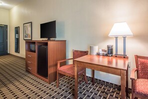 Room, 2 Queen Beds, Accessible, Non Smoking | Desk, iron/ironing board, cribs (surcharge), rollaway beds (surcharge) - Quality Inn & Suites East Troy I-43 (East Troy)