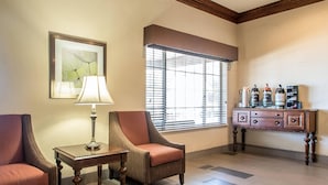 Lobby - Quality Inn & Suites East Troy I-43 (East Troy)