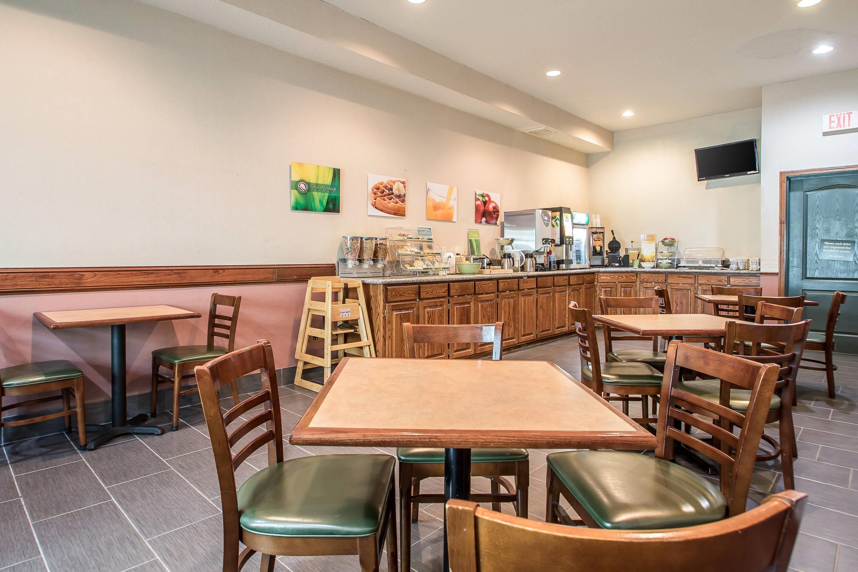 Free daily buffet breakfast