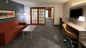 Suite, 1 King Bed with Sofa bed, Non Smoking - Quality Inn & Suites East Troy I-43 (East Troy)