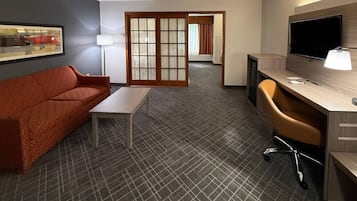 Suite, 1 King Bed with Sofa bed, Non Smoking | Desk, iron/ironing board, cribs (surcharge), rollaway beds (surcharge)