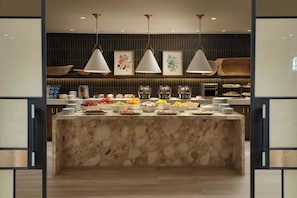 Daily full breakfast for a fee