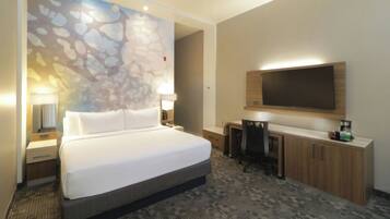 Caja de seguridad en la habitación, escritorio y cortinas blackout