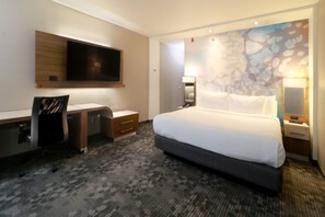 In-room safe, desk, blackout curtains, iron/ironing board - Courtyard by Marriott Monterrey Airport (Apodaca)