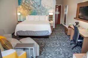1 bedroom, premium bedding, desk, laptop workspace