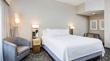 1 bedroom, premium bedding, desk, laptop workspace