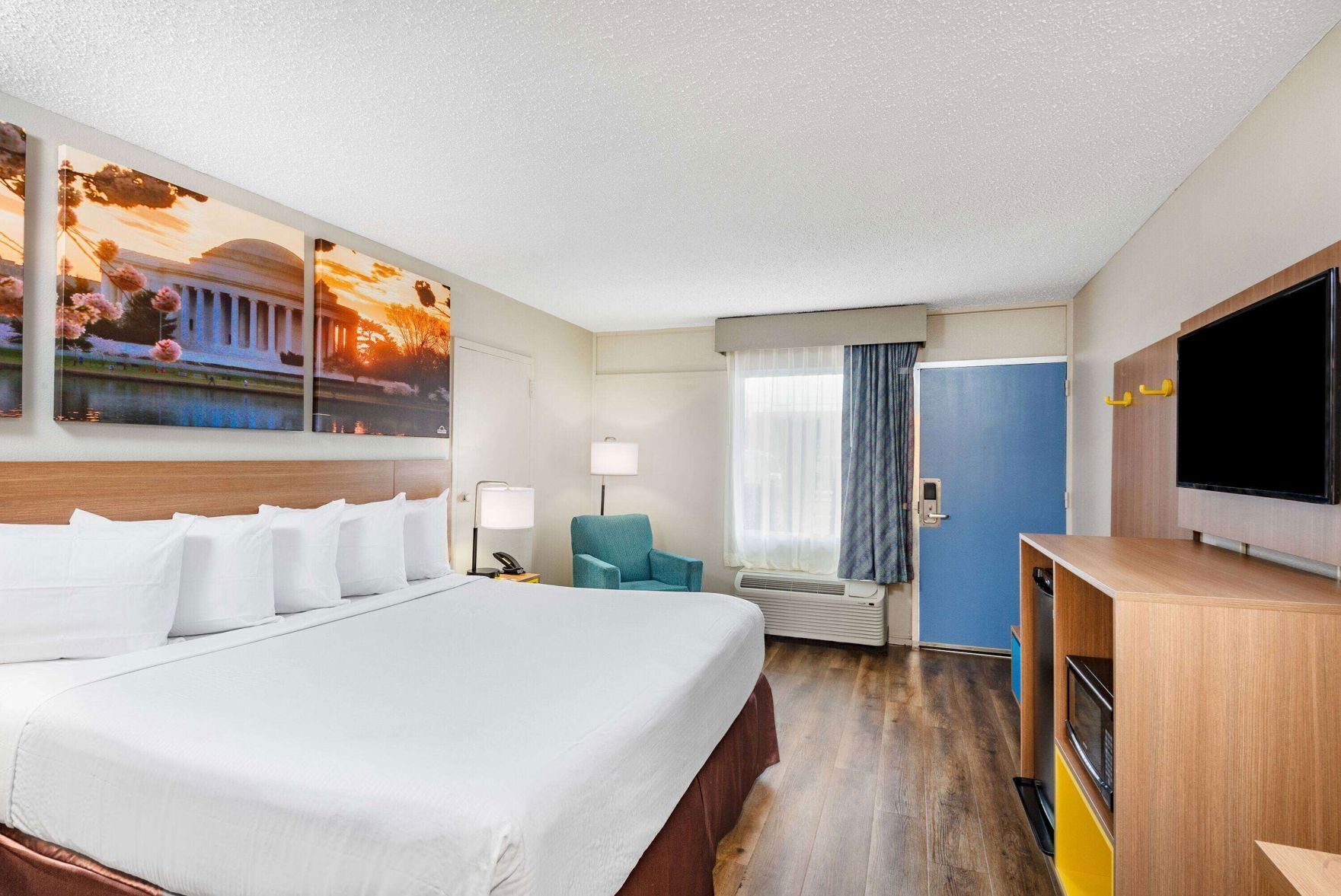 In-room safe, desk, iron/ironing board, free cribs/infant beds