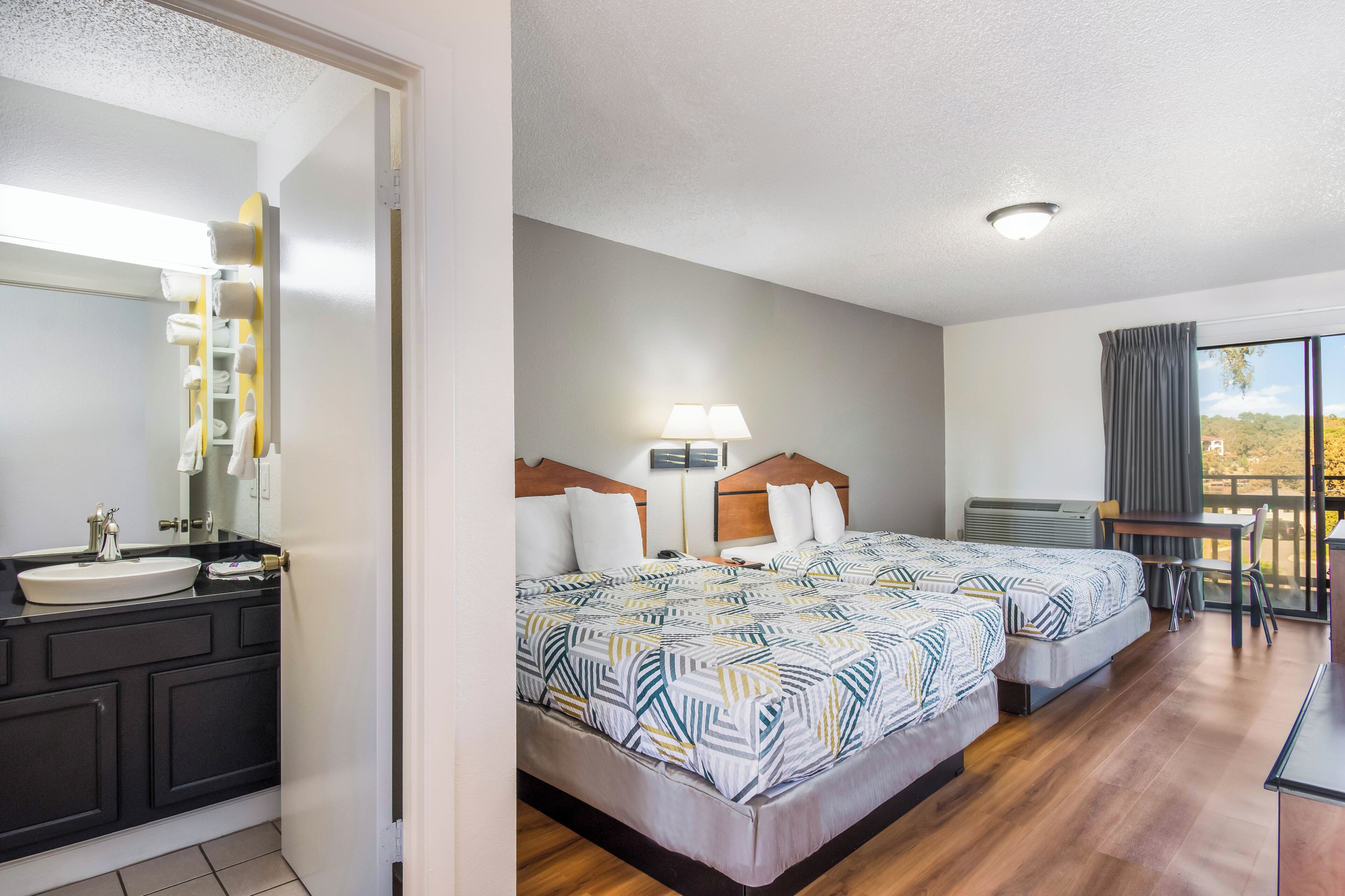 20 dormitorios y espacio para trabajar con un portátil