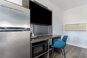 Room amenity - Studio 6 Suites Madera, California - Yosemite (Madera)