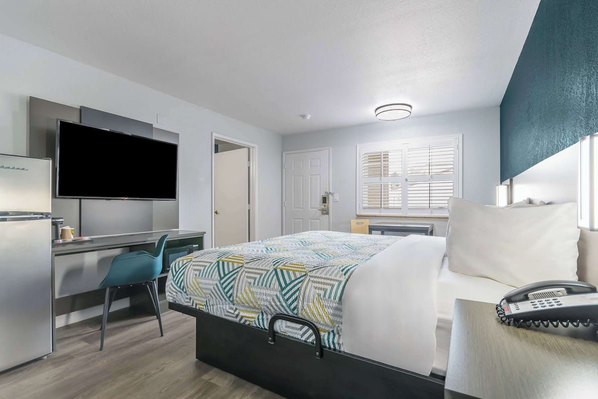 Standardzimmer, 1 King-Bett, barrierefrei, Nichtraucher | Kostenloses WLAN
