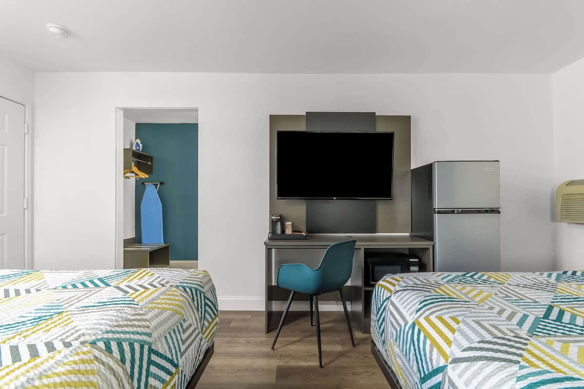 Standardzimmer, 2 Queen-Betten, Nichtraucher, Kühlschrank und Mikrowelle | Kostenloses WLAN