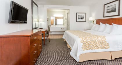 Days Inn by Wyndham Kimball