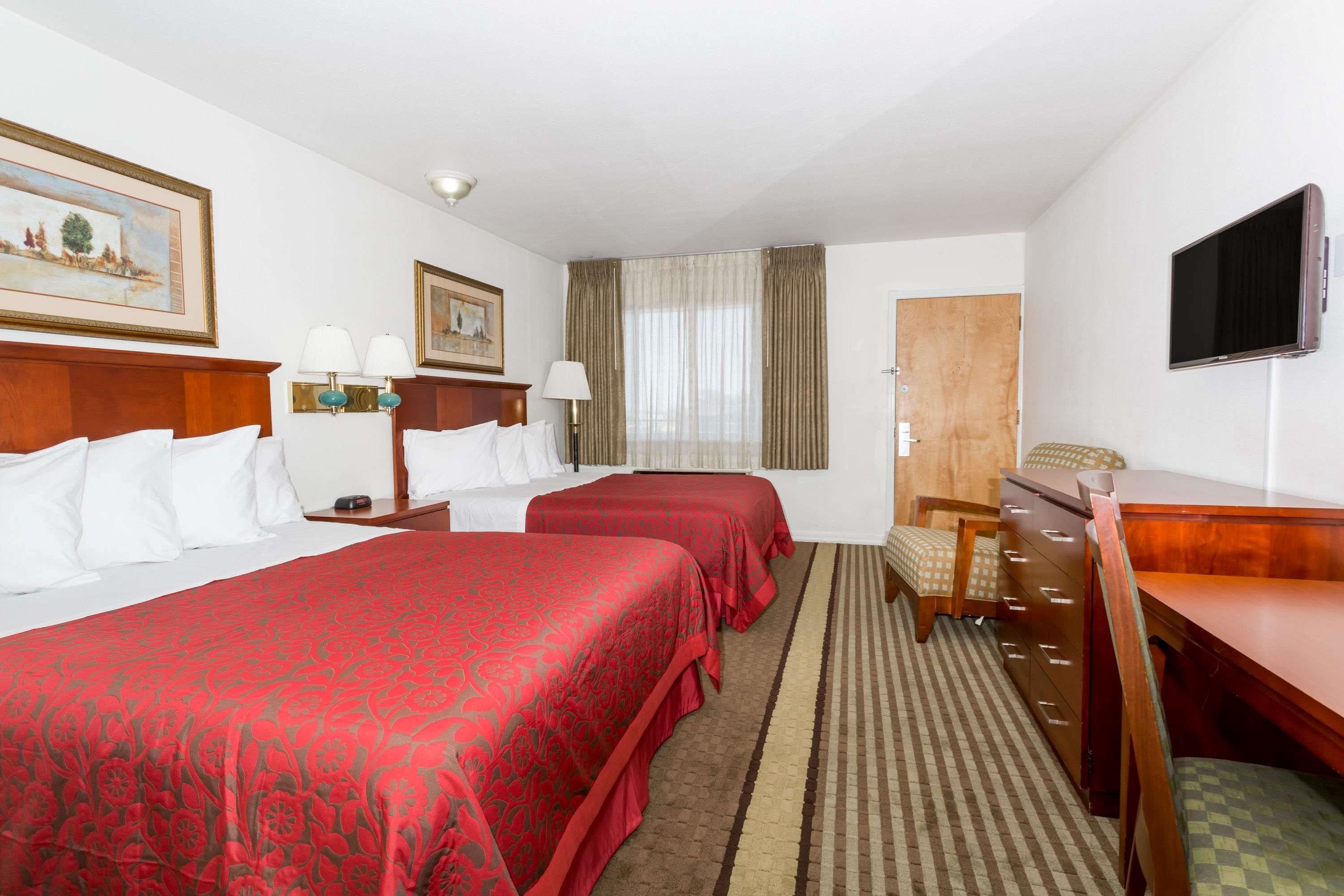 standard room, 2 queen beds | desk, free wifi, bed sheets