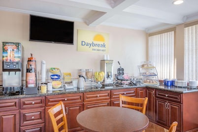 Days Inn by Wyndham King City