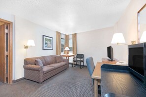 Suite, 1 Bedroom, Non Smoking (1 King Bed) | 1 bedroom, free WiFi, bed sheets