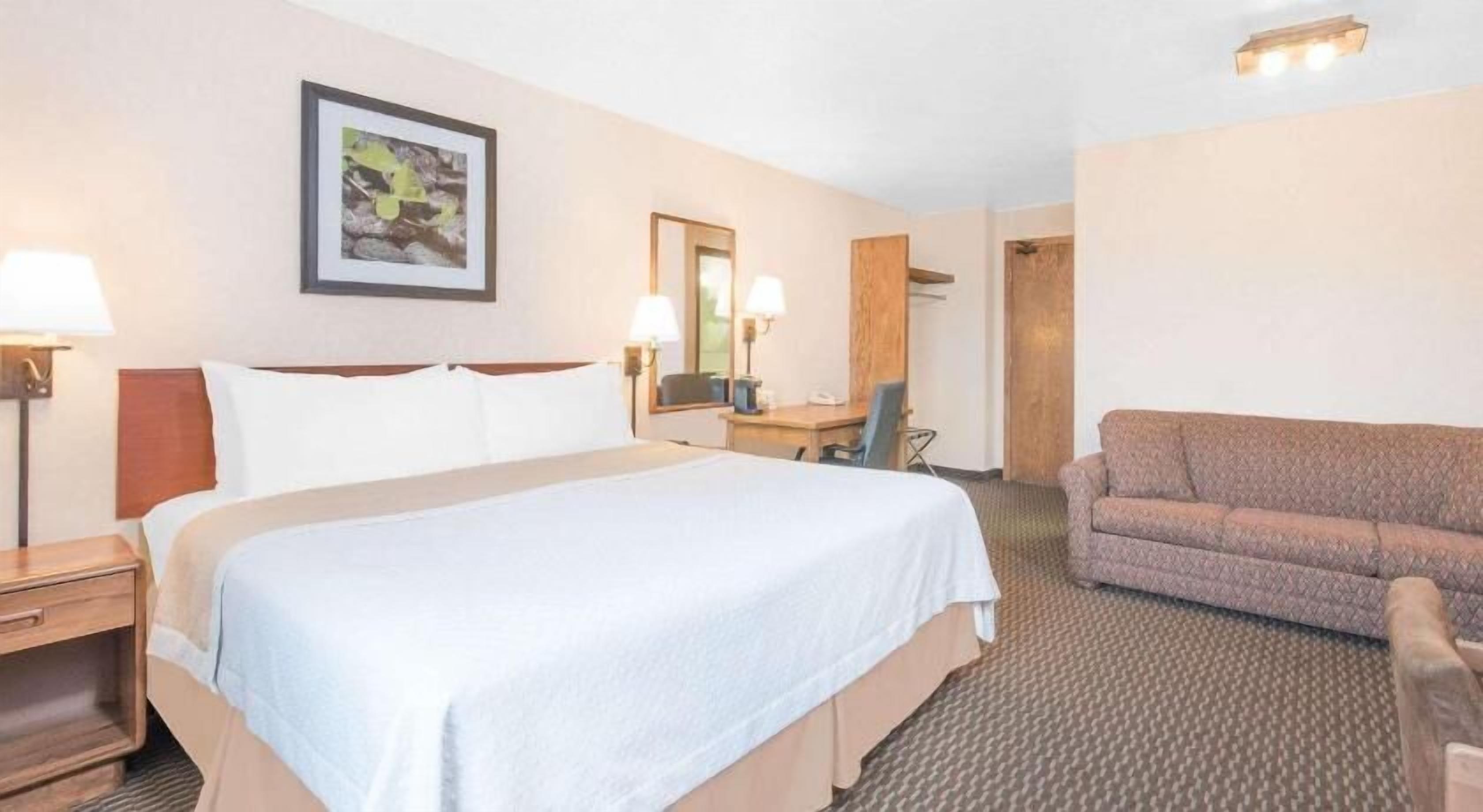 Free WiFi, bed sheets