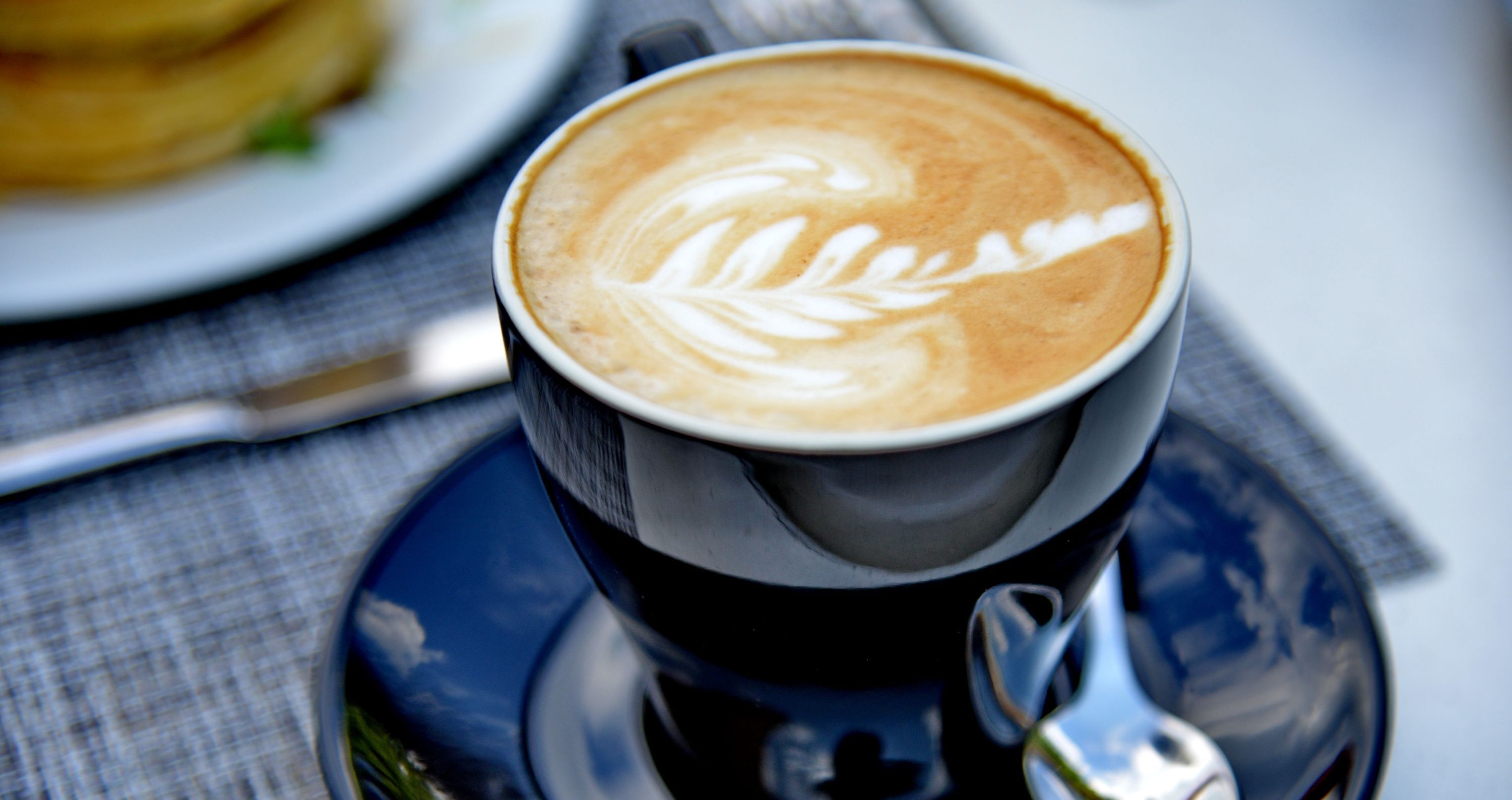 breakfast, lunch and dinner served