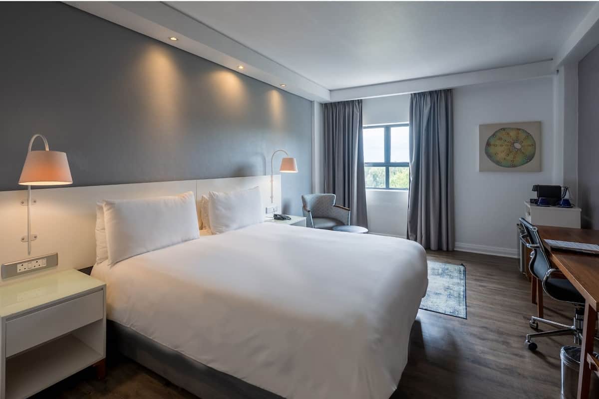 Phòng Deluxe | Bộ đồ giường cao cấp, két bảo mật tại phòng, trang trí khác biệt