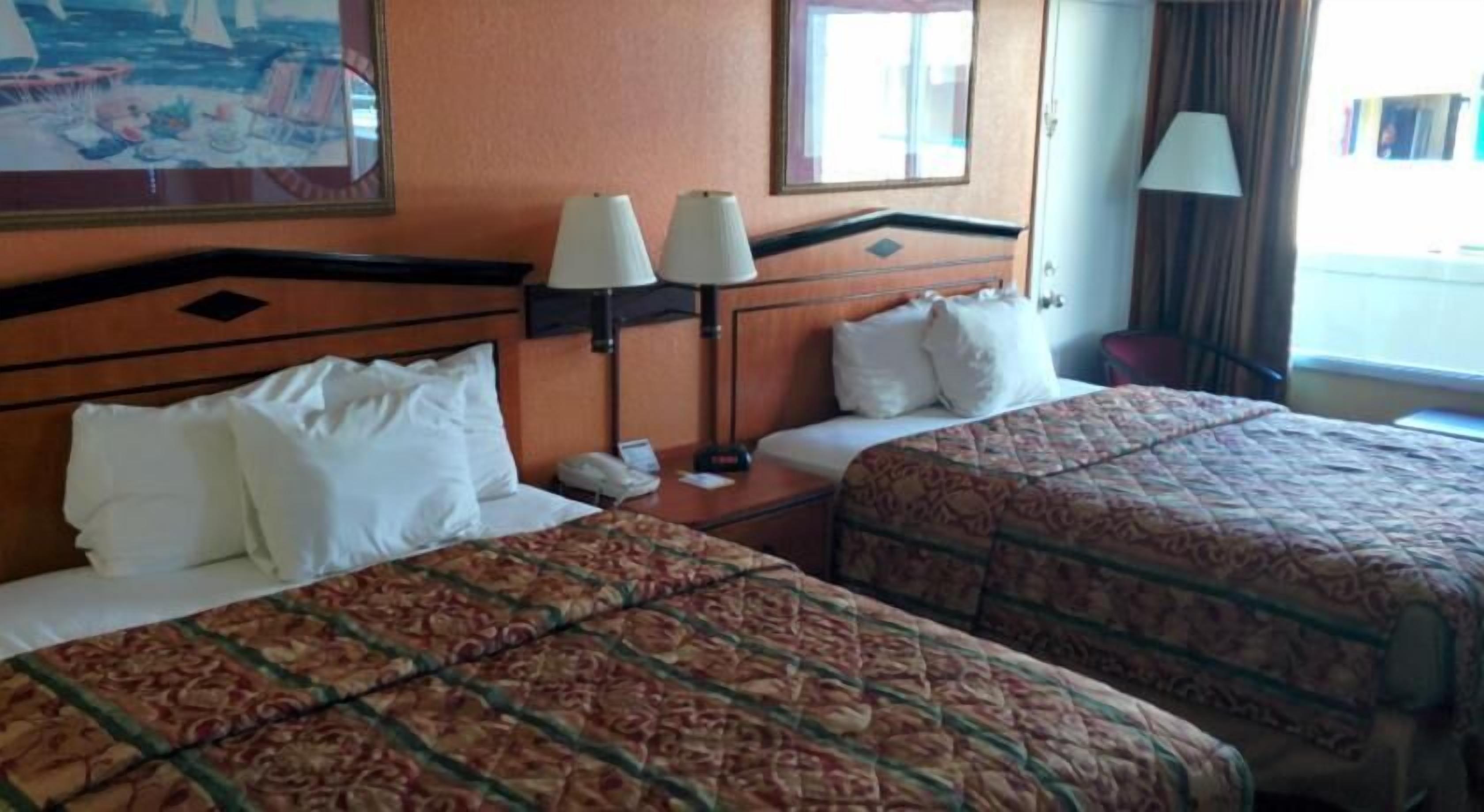 Cortinas blackout, wifi gratis y ropa de cama 
