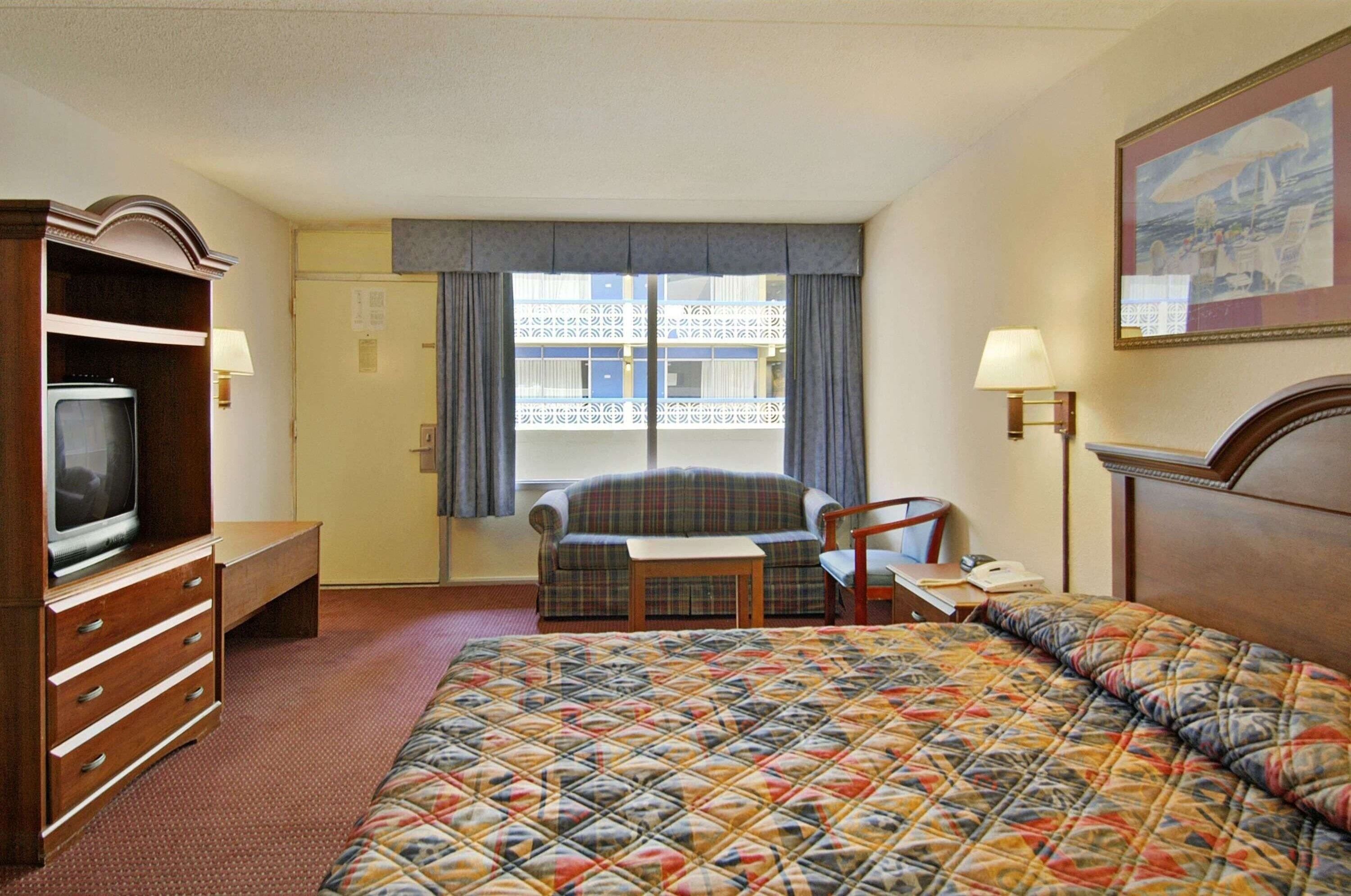 Blackout drapes, free WiFi, bed sheets