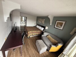 Single Room | Desk, laptop workspace, blackout drapes, iron/ironing board
