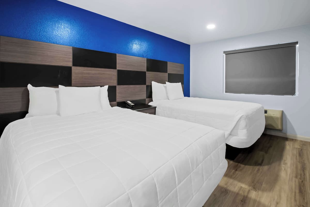 Deluxe-Suite, Nichtraucher (3 Queen Beds)