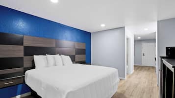 套房, 1 張特大雙人床, 非吸煙房 (Deluxe) | 熨斗/熨衫板、免費 Wi-Fi、鬧鐘